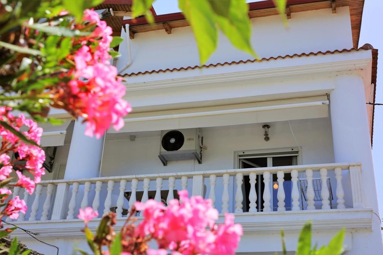 Chrispy Apartments Sívota Екстериор снимка